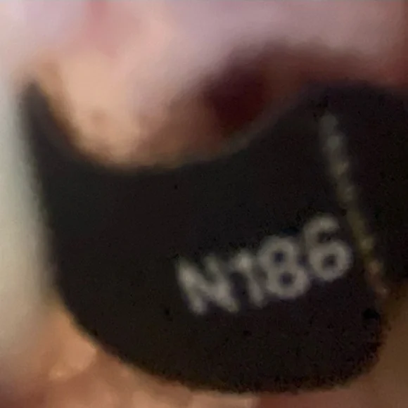 Kate Spade wink and lips sweater size XS - Picture 10 of 10